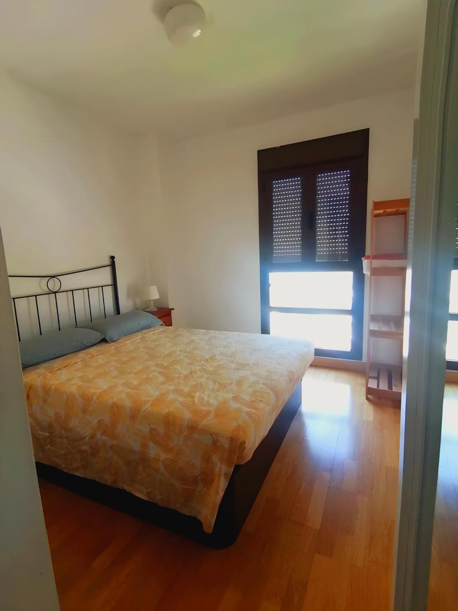 Calido Con Piscina Y Garaje Apartment
